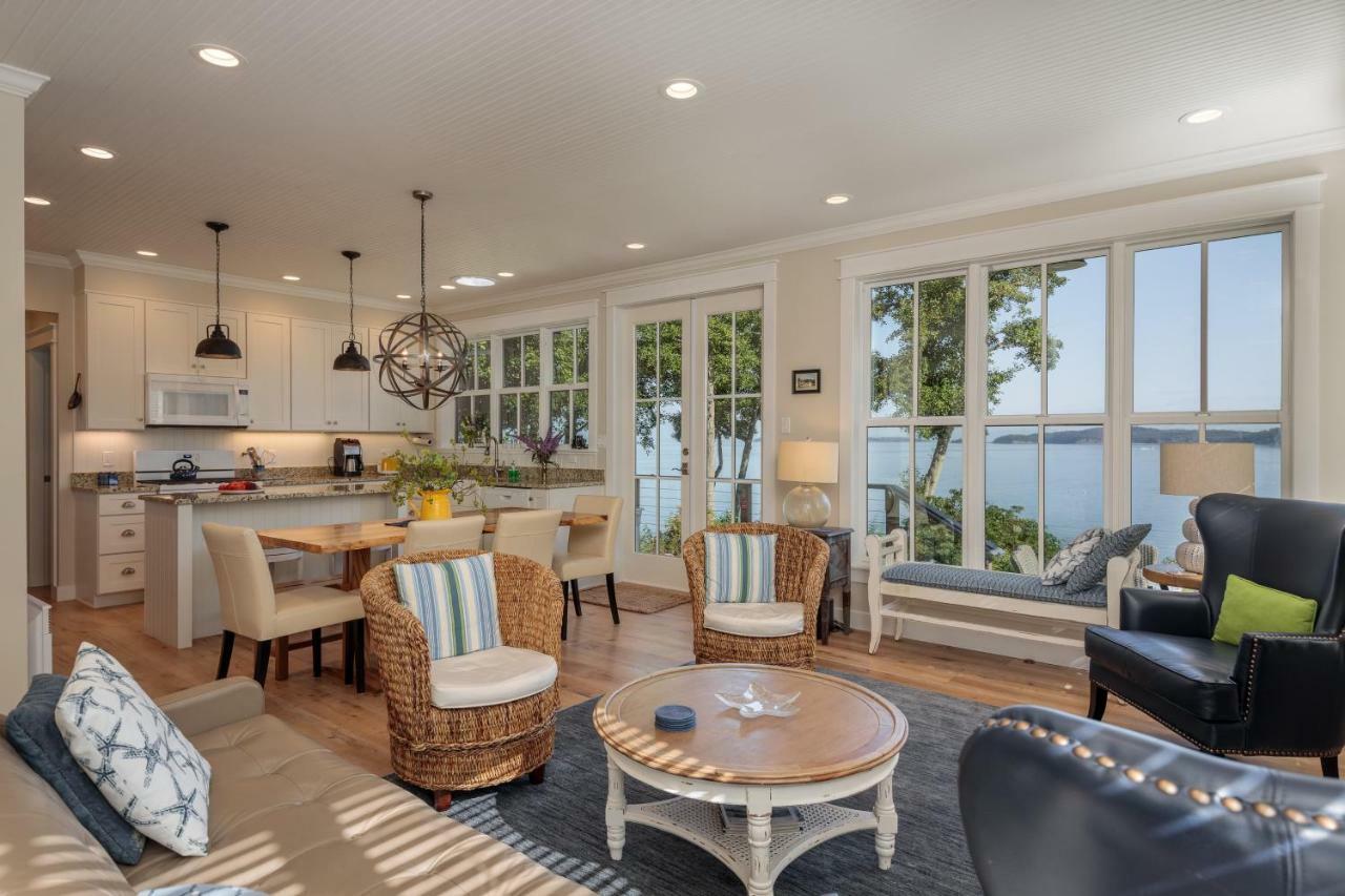 Orcas Beach Cottage Eastsound エクステリア 写真