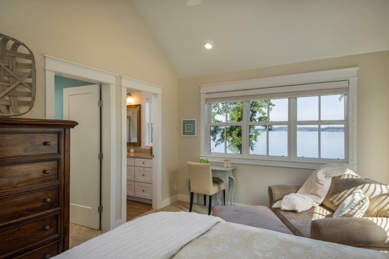 Orcas Beach Cottage Eastsound エクステリア 写真